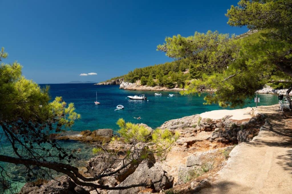 U potrazi za savršenom plažom na otoku Hvaru U potrazi za savršenom plažom na otoku Hvaru