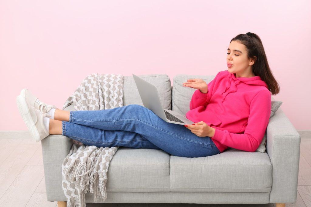 Znakovi da vam se osoba sviđa kroz dopisivanje