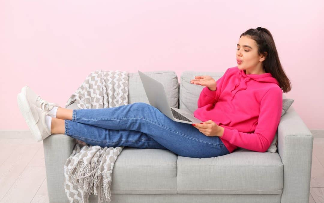 Znakovi da vam se osoba sviđa kroz dopisivanje